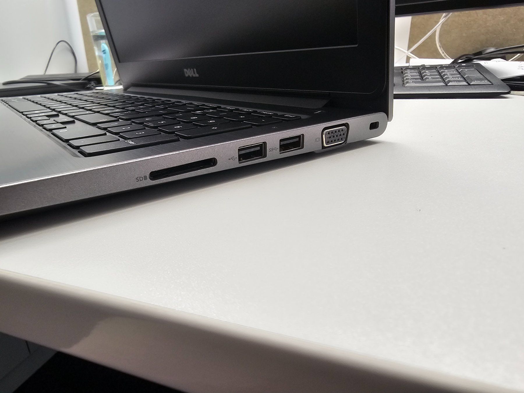 Dell Notebooks: Dell Vestro – Gebraucht aus Payerne von ton_xsh2 4