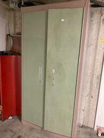 Zweitüriger schrank mit einlegeböden Lista