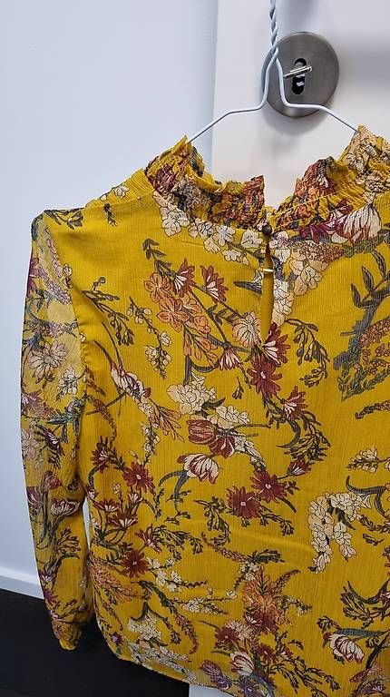 Camicette: Bluse mit Blumendruck – Usato da Zürich venduto da loo_nhk8 1