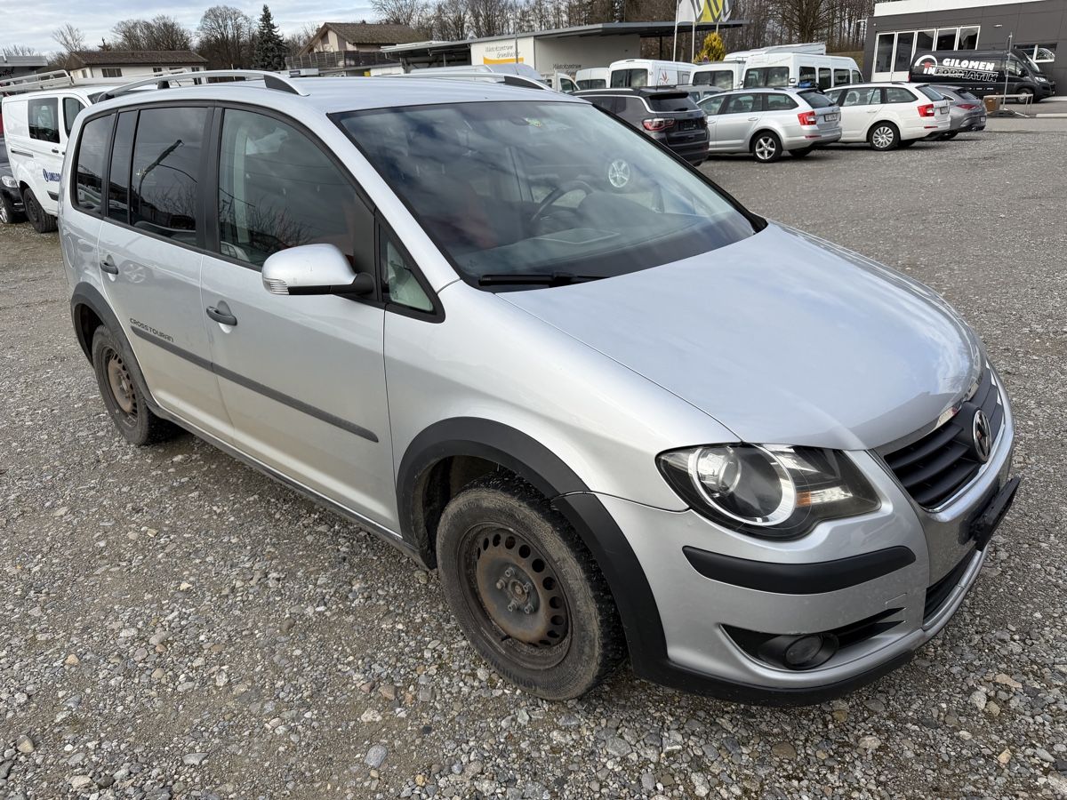 VW Automobili: VW Cross Touran 1.4 – Usato da Oberönz venduto da Xyz90 1