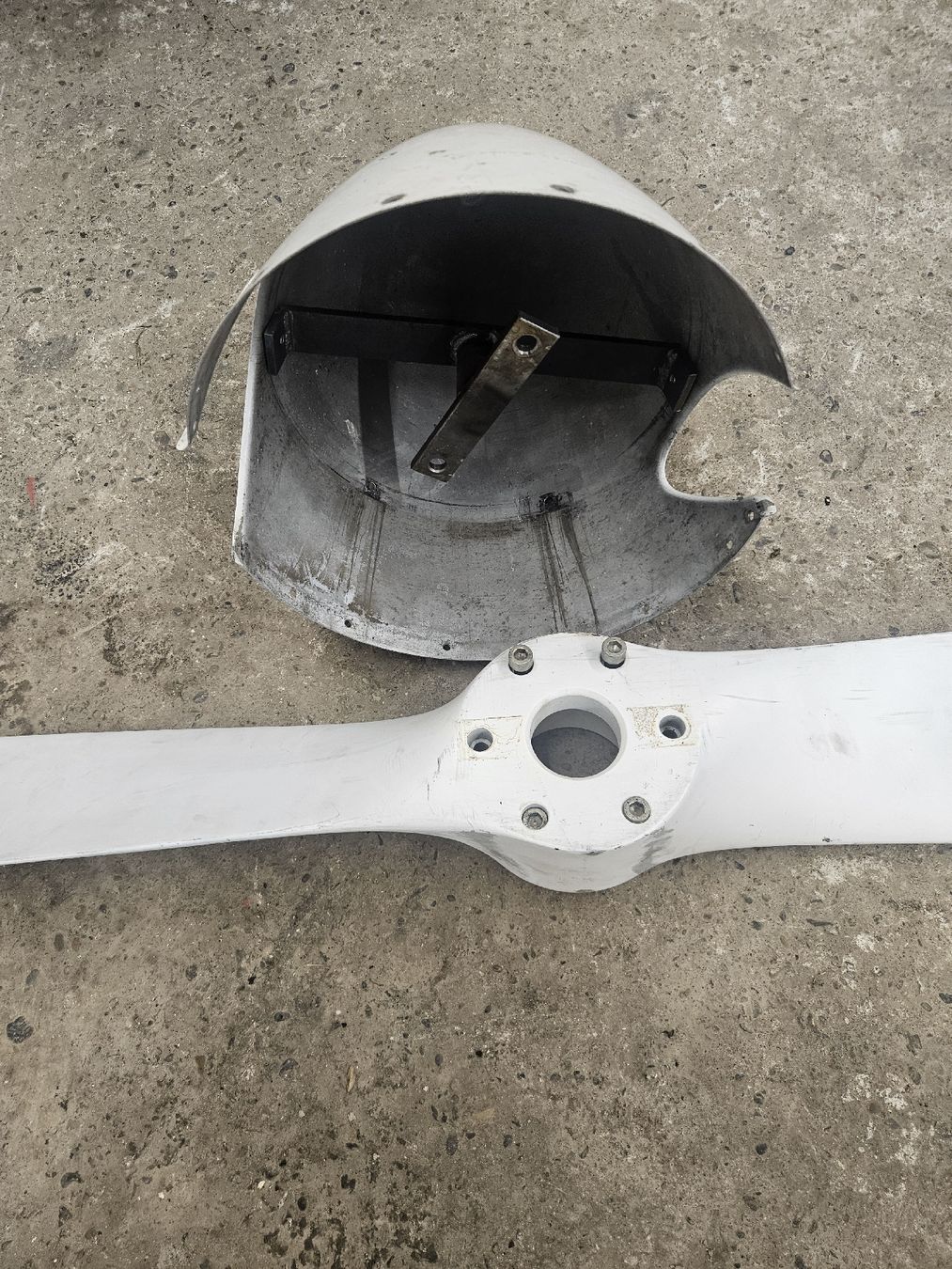Tutte le decorazioni: PIPER, CESSNA, FLUGZEUG PROPELLER ORIGINAL INKL SPINNER – Usato da Altikon venduto da timschalch 2