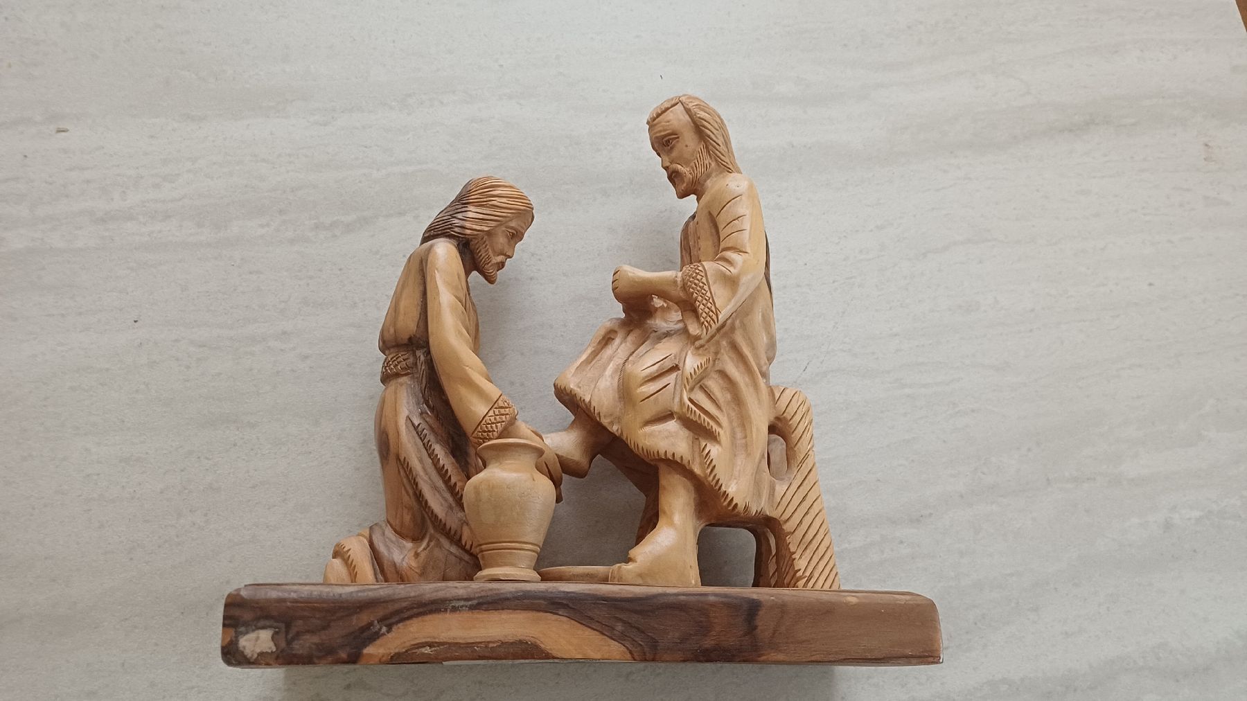 Figuren: Schöne geschnitzte Figur Olivenholz  – Gebraucht aus Flawil von Pinkmalibu