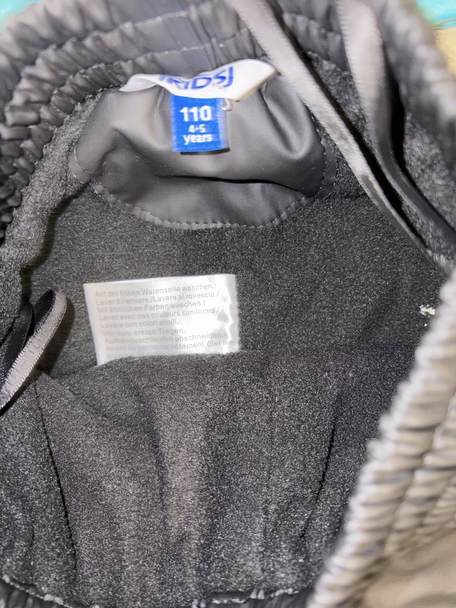 Lotti & Set di vestiti: RegenJacke mit Regenhose – Usato da Ostermundigen venduto da des_t9vv 2