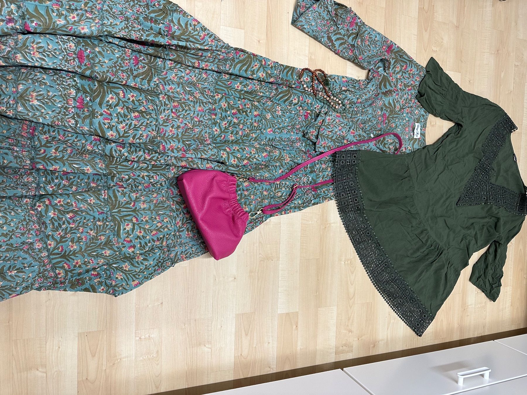 Kleiderpakete: Marken-Kleiderset in Gr. S mit Accessoire's – Gebraucht aus Pfäffikon ZH von RIGI70