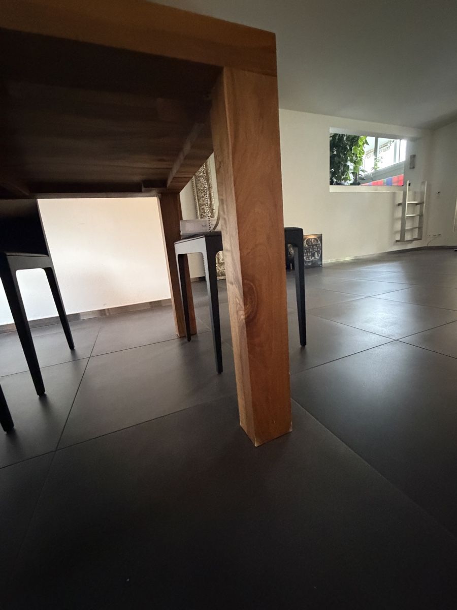 Tavoli: Esstisch Nussbaum Holz massiv 250x90 – Usato da Adliswil venduto da daniel.waldmeier 2