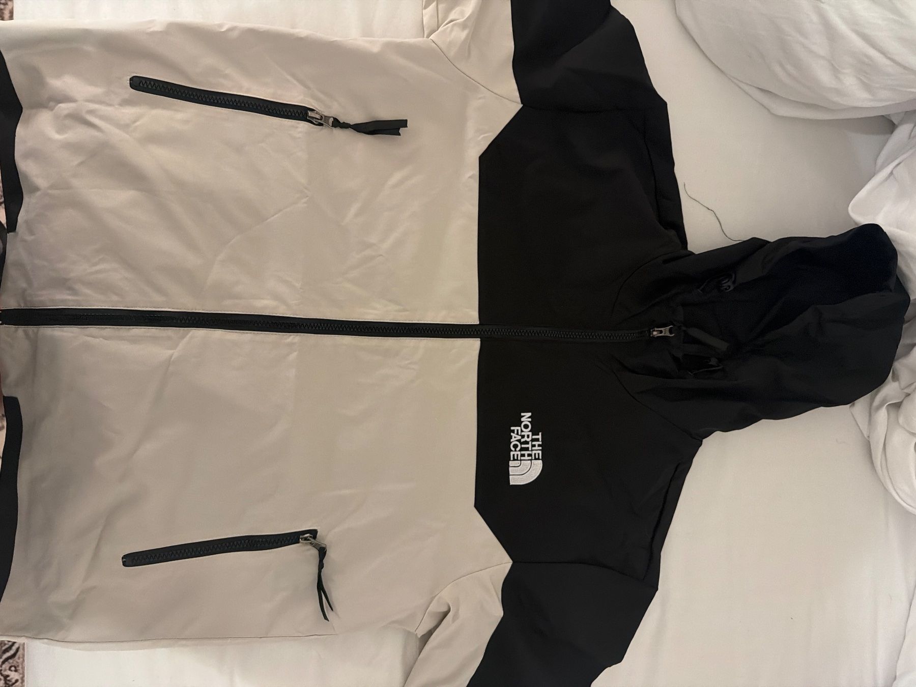 North Face Jacken: THE NORTH FACE, C'est un pull zippé – Gebraucht aus Montreux von Khairbabak