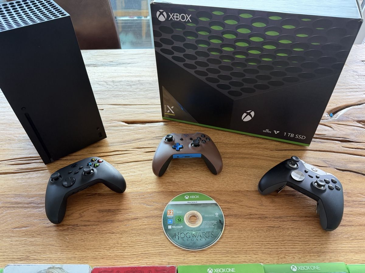 Microsoft Console: Xbox Series X mit 3 Controller und 7 Games – Usato da Buchrain venduto da graad085 1