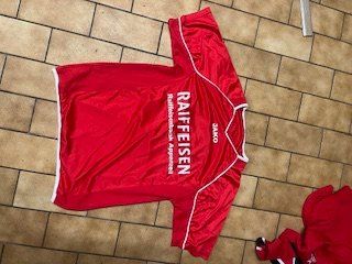 Lotti & Set di vestiti: Diverse Kinderkleider – Usato da Appenzell venduto da marvdo 2