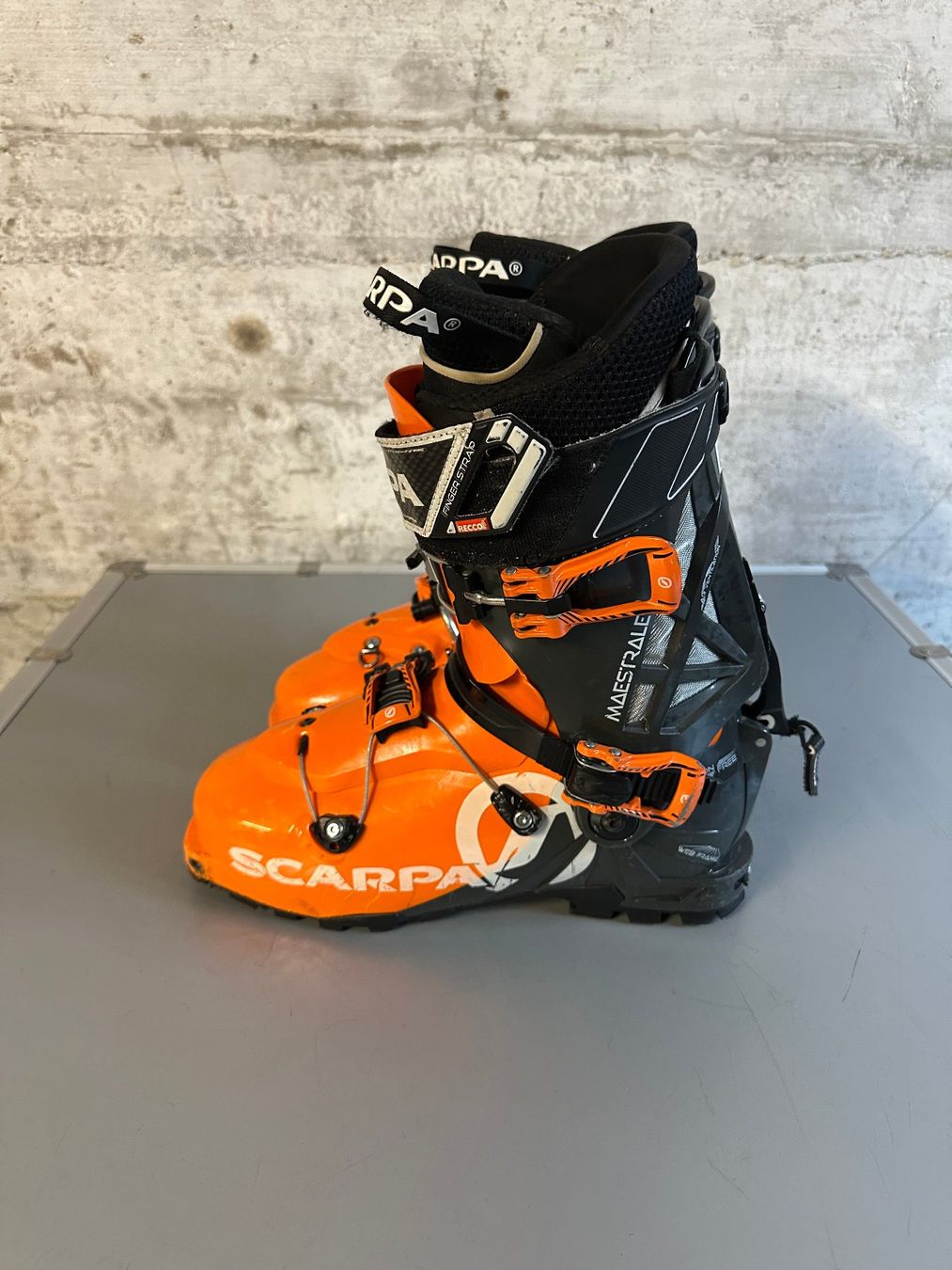 Scarpa Herrenschuhe: Scarpa Touren Skischuhe 29 / 44.5 – Gebraucht aus Emmenbrücke von karkarkar 2