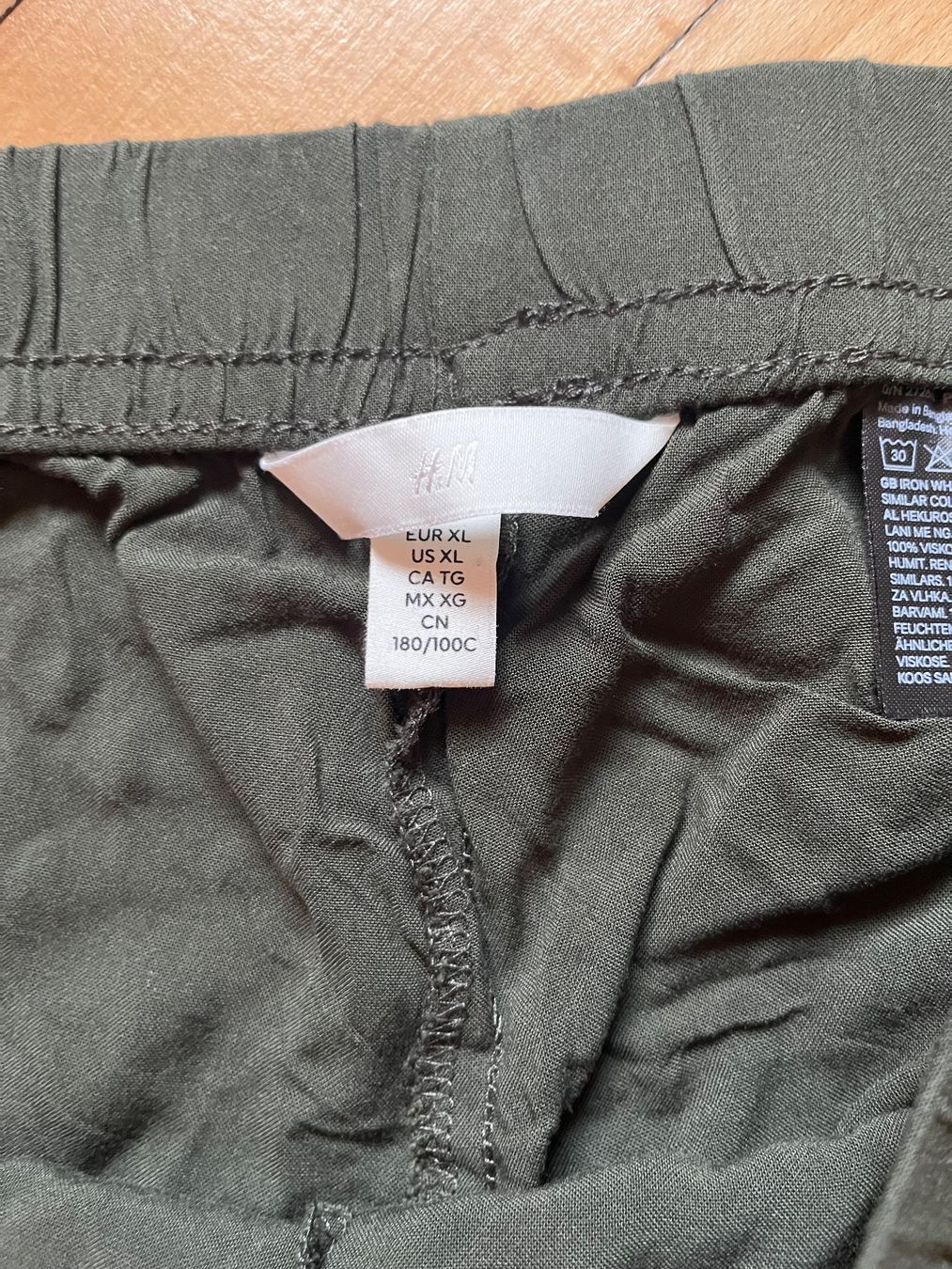 H&M Pantaloni: Stoffhose grün XL – Usato da Niederscherli venduto da noa_tc6b 3
