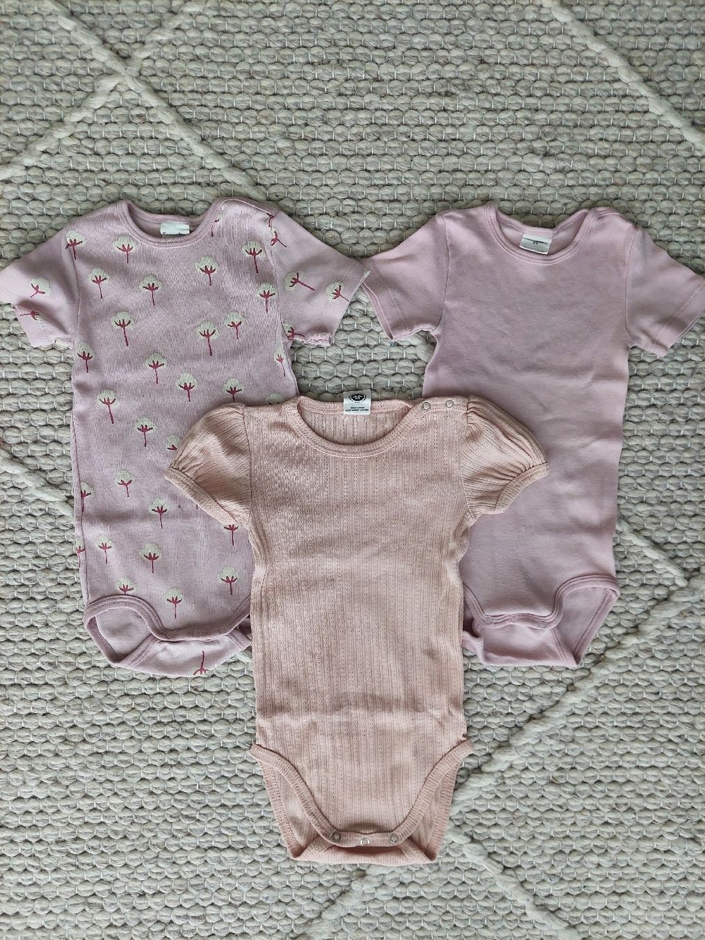 Lotti & Set di vestiti: Bodies Gr. 86 – Usato da Unterägeri venduto da del_x5dk