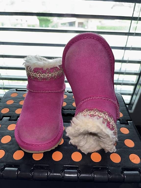 Schuhe für Mädchen: Scarponcino UGG – Gebraucht aus Mendrisio von Nikolas282 1