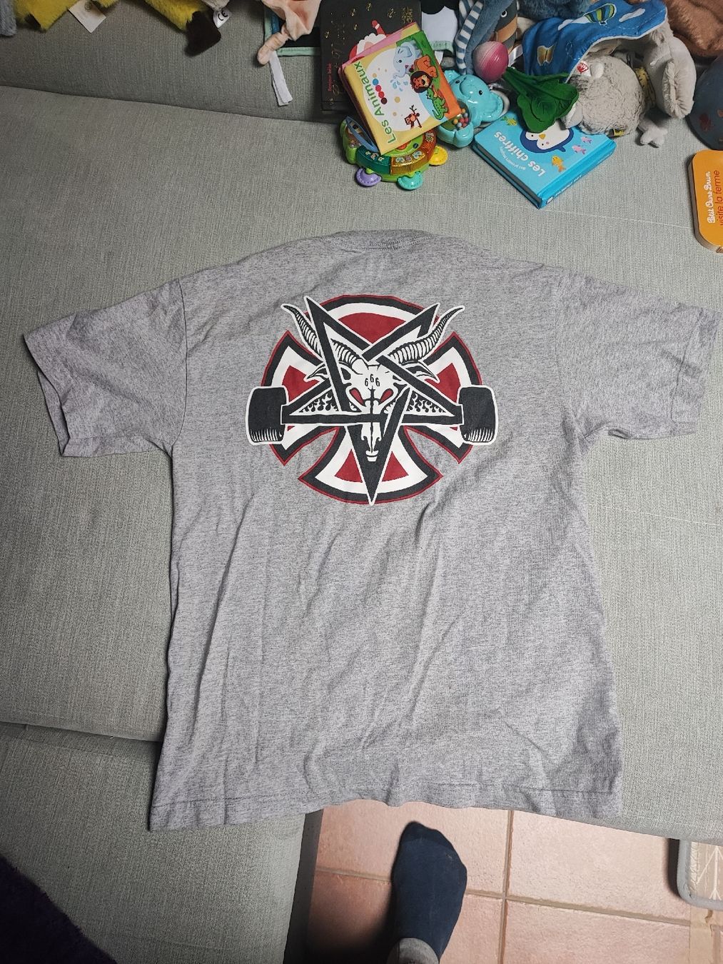 T-shirt: T-shirt Independent Taille M – Usato da Vullierens venduto da Saway 1