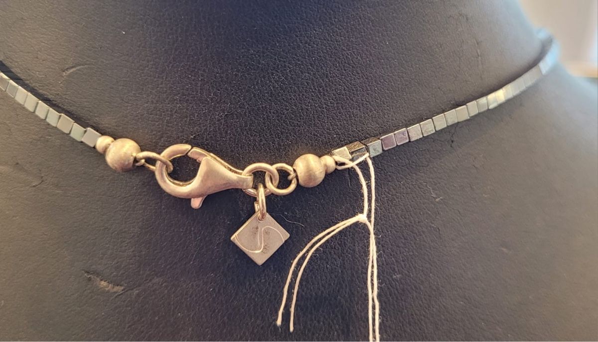 Catenine: Hämatit Silbercollier – Nuovo e nell'imballaggio originale da Münsingen venduto da Goldschmiede_Ambrosi 1