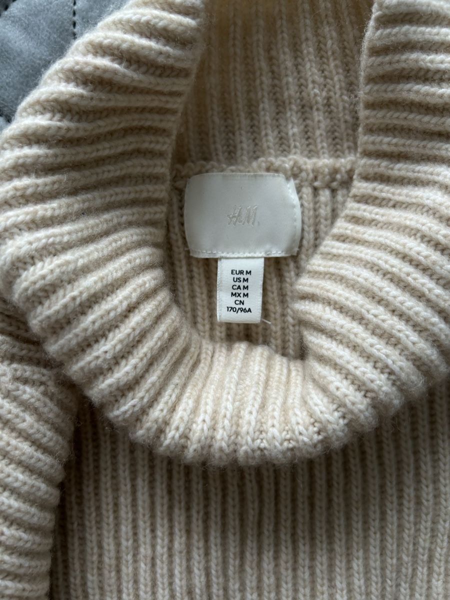 H&M Pulls & Sweat-shirts: H&M beige dickes  Pullover – Neuf (Voir description) à St. Gallen par nakicoki 1