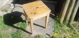 Alter Holzhocker