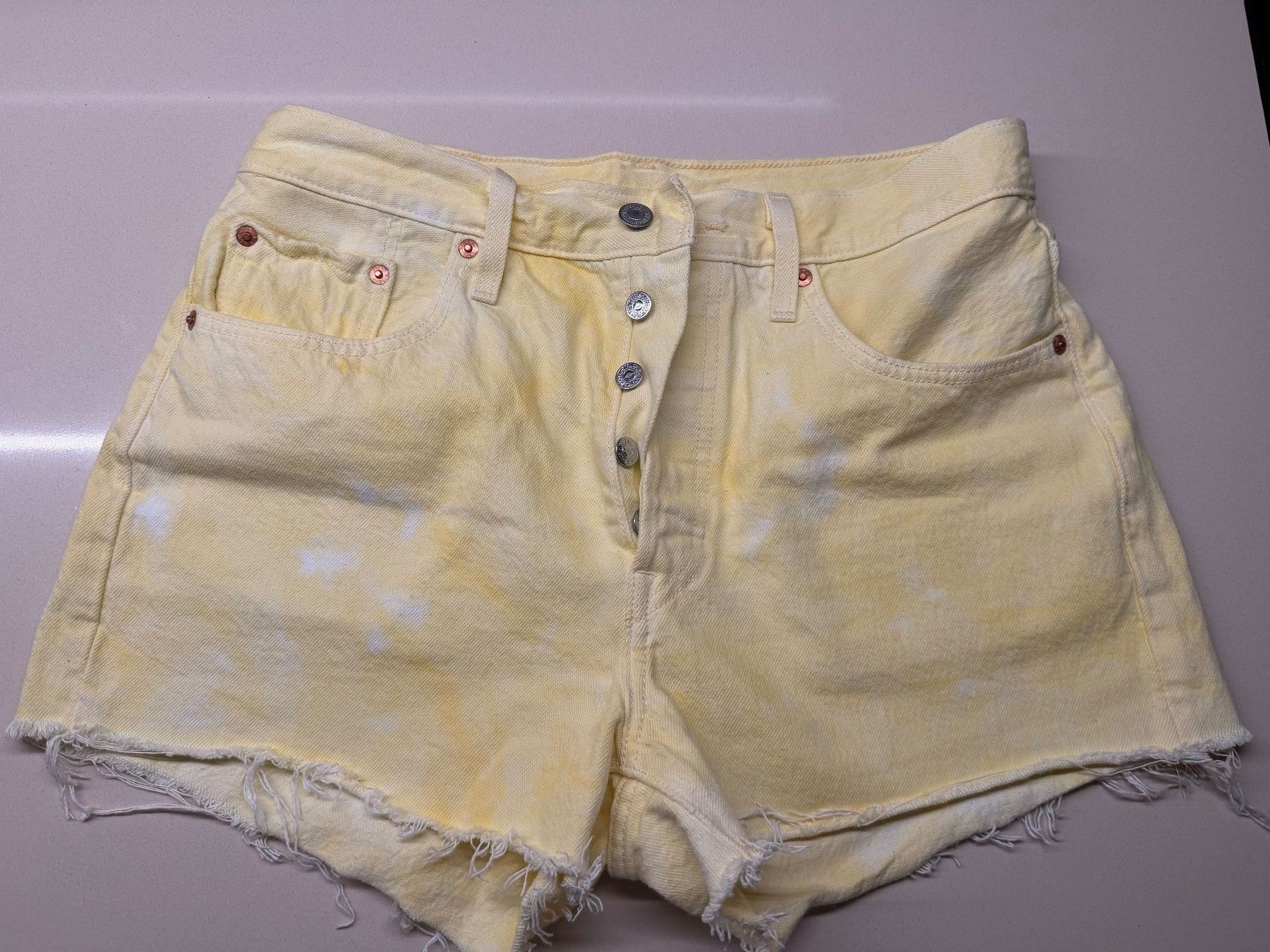 Levi's Jeans: Levi's Shorts W29 – Usato da Zürich venduto da bgg 1