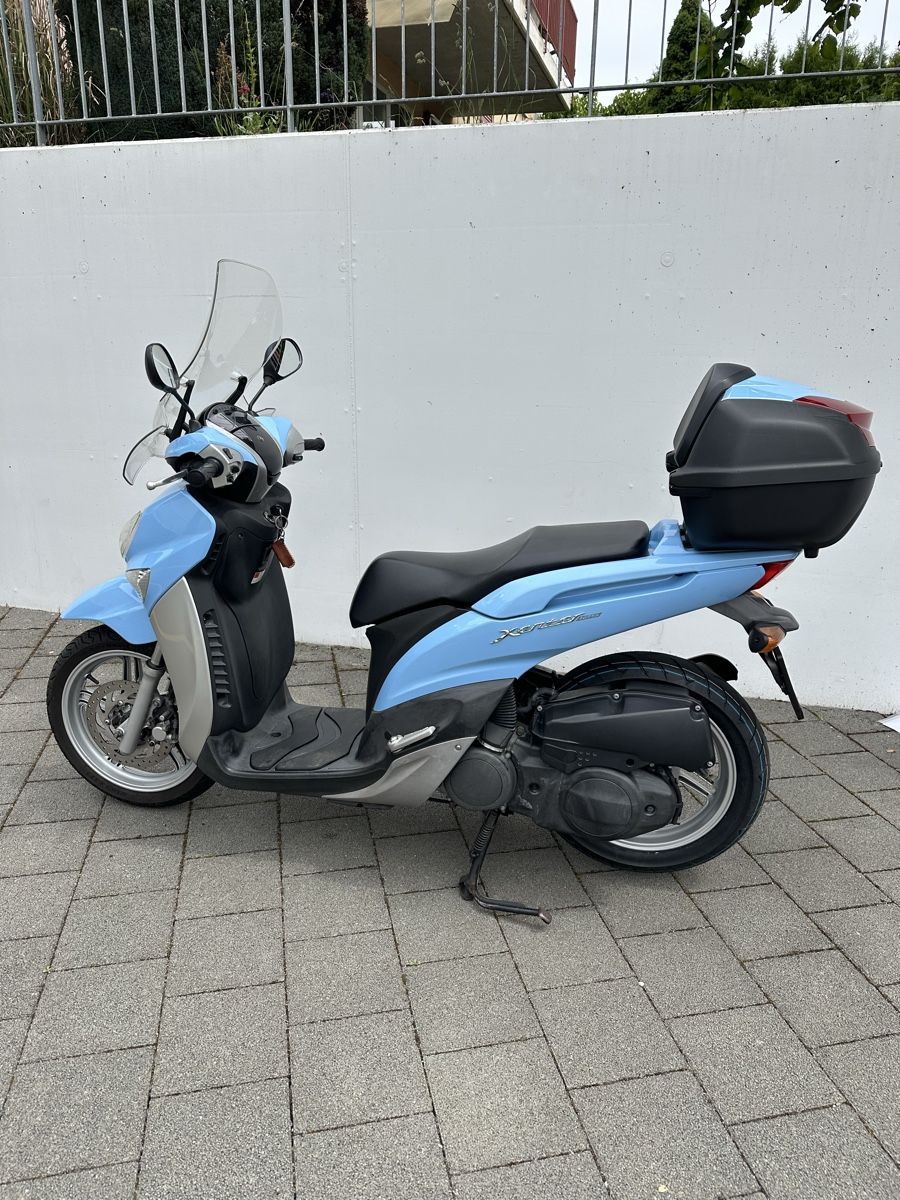 Yamaha Scooter: Yamaha Xenter 125 - ab MFK – Usato da bözberg venduto da amy_7wz8 1