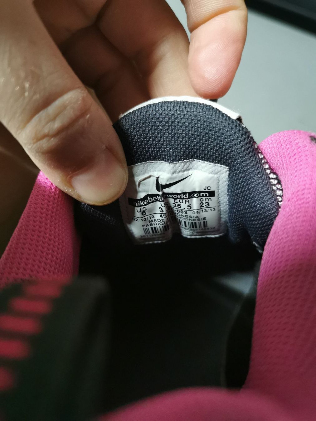 Nike Chaussures femmes: Nike multicourt 10 gr 36,5 – D'occasion à Mühlethurnen par GaspAnita 2