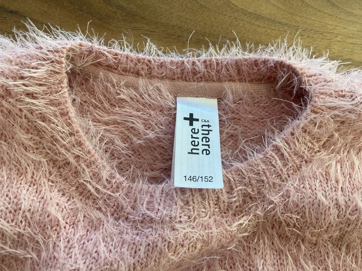 C&A Pullover & Sweatshirts: Super kuscheliger Pullover C&A Pailletten Grösse 146 152 – Gebraucht aus Horw von dreamsofacid 3