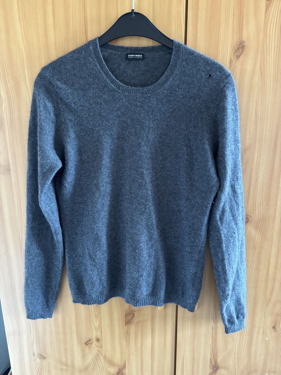 Gerry Weber Pullover & Sweatshirts: Gerry Weber Kaschmir Pullover grau, Grösse 34, mit Loch – Gebraucht aus Seengen von Jeanine85