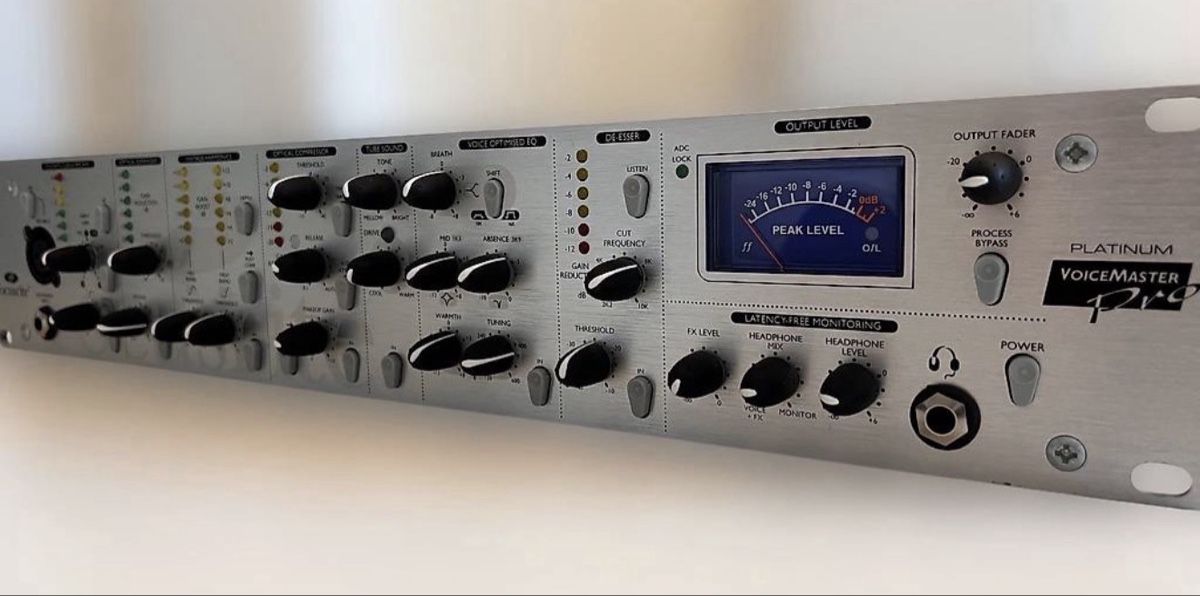 Focusrite Amplificatori: Focusrite Platinum Voicemaster Pro Mikrofonvorverstärker – Usato da Zuzwil SG venduto da Stepwolf
