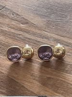 Jolies boucles d’oreilles plaquées et zircons violets