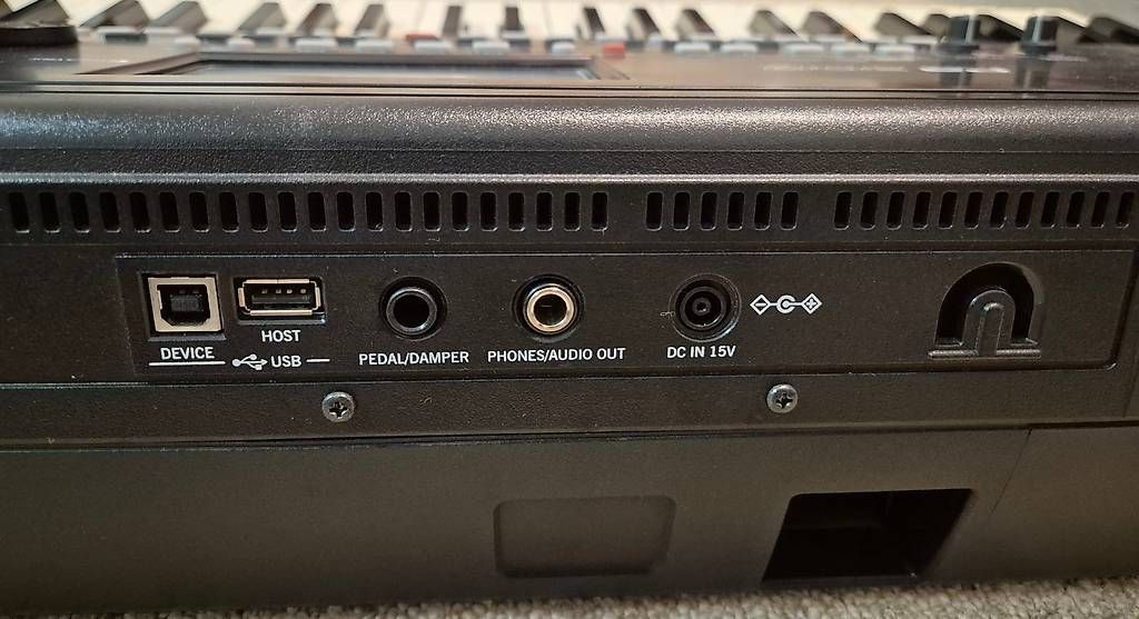 Korg Strumenti musicali: Keyboard Korg PA 300 – Usato da Zollikofen venduto da Hammond4 1