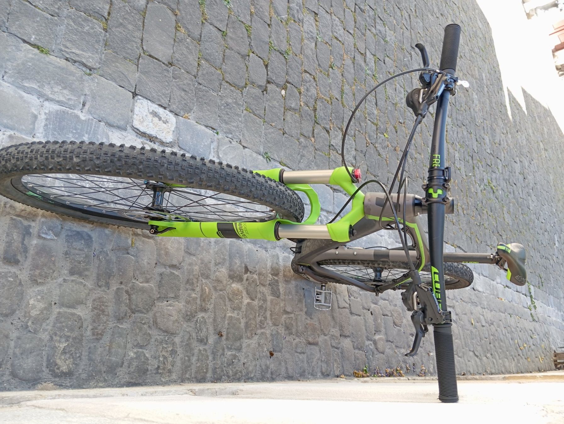 Velos: cube reaction carbone 29" – Gebraucht aus Marin Epagnier von Tatamata 2