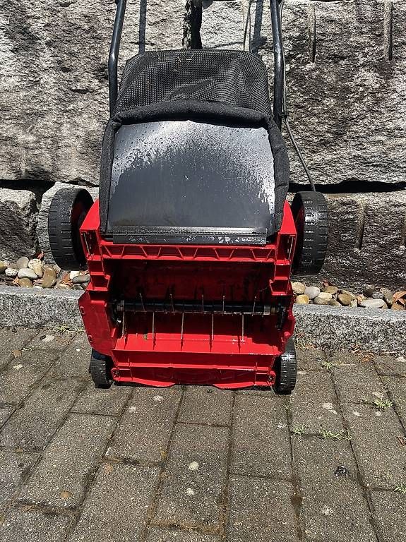 Appareils de traitement du sol: Vertikutierer Rasen, neuwertig – D'occasion à Affoltern am Albis par Feelgood7 1
