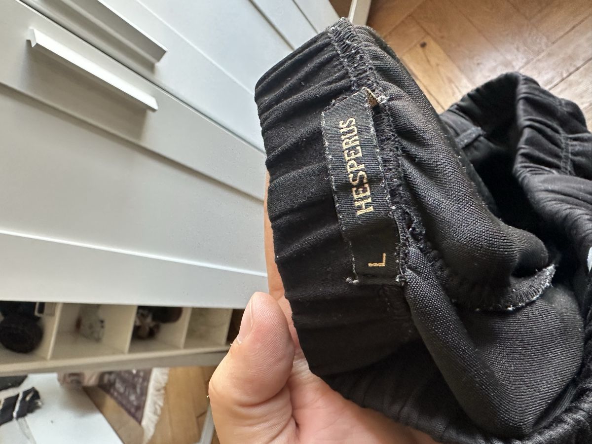 Pantalons: HESPERUS Black Tracksuit Bottoms Size L – D'occasion à Basel par BaselClothesCole 1