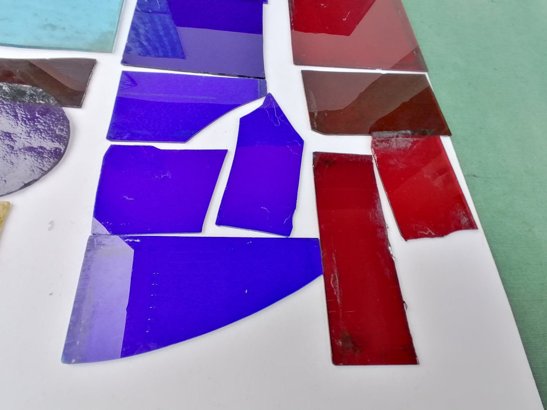 Kit bricolage: Buntes alte Glasreste verschiedene Farben und Grösse . – Usato da Rovio venduto da maxmac 4