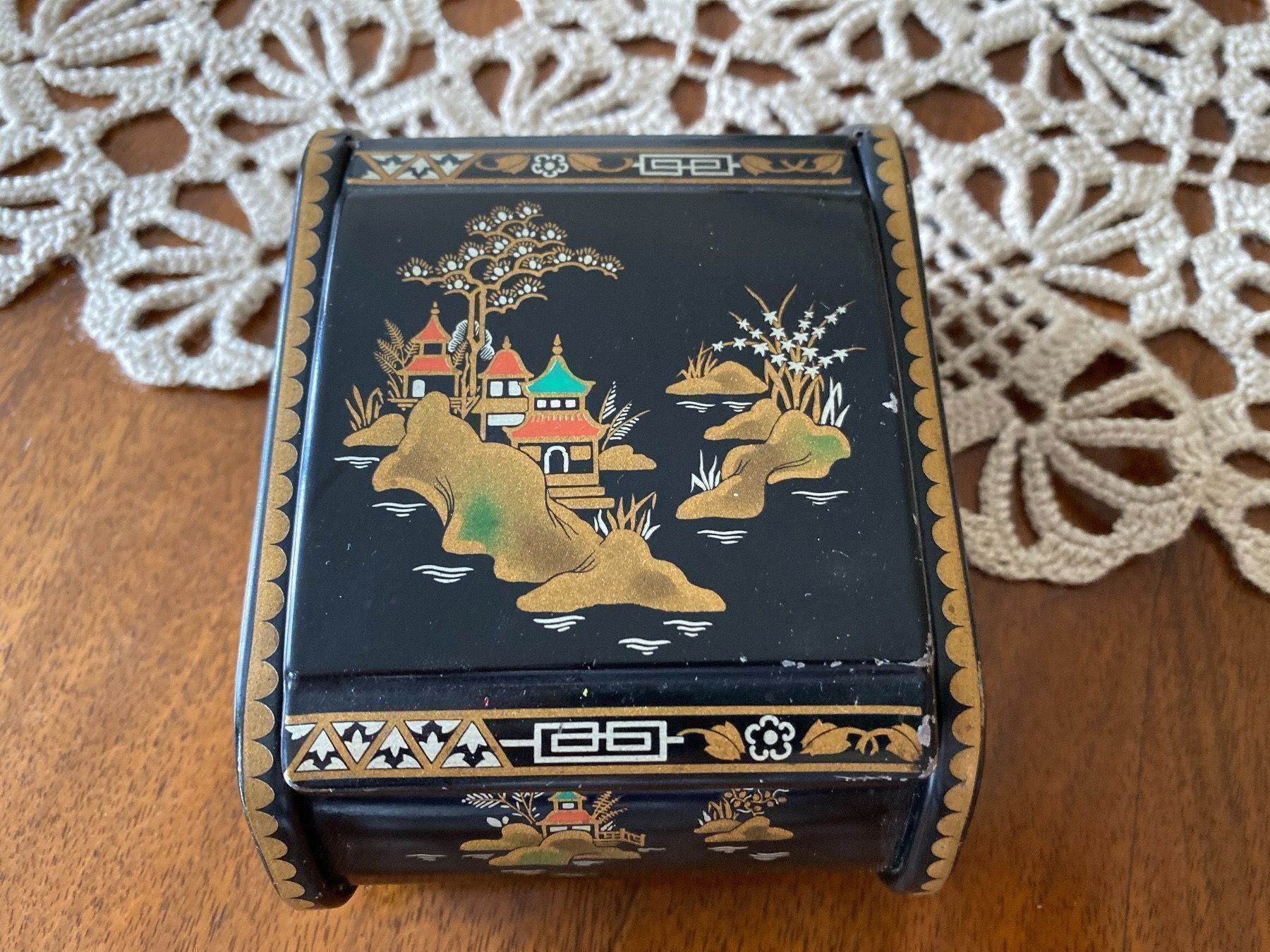 Articoli in legno: Alte Holz Box – Usato da Mehlsecken venduto da Reymau