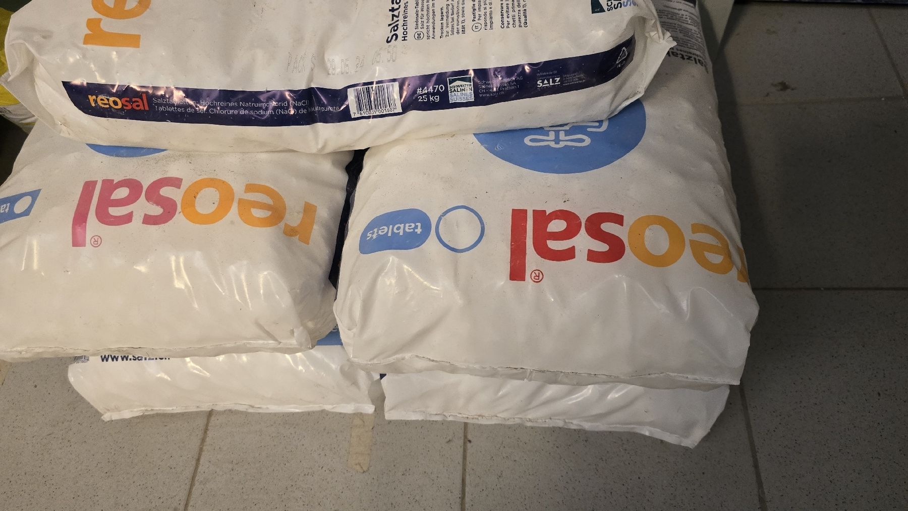 Installations sanitaires: Reosal Salztabletten 25 kg 5x – Neuf avec emballage d'origine à düdingen par polo_marco 1