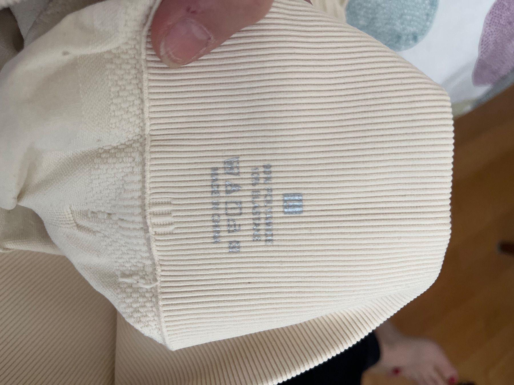 Leggings: Nahtlose Leggings Grösse L beige Seamless – Gebraucht aus Altendorf von pas_5chw 1