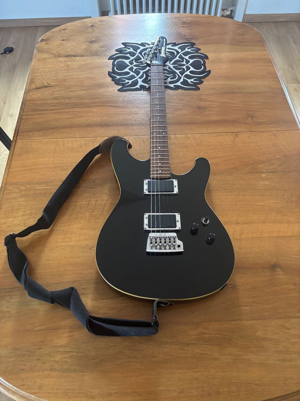 Ibanez Instruments de musique: Ibanez Gitarre – D'occasion à Brügg BE par yvlredneck
