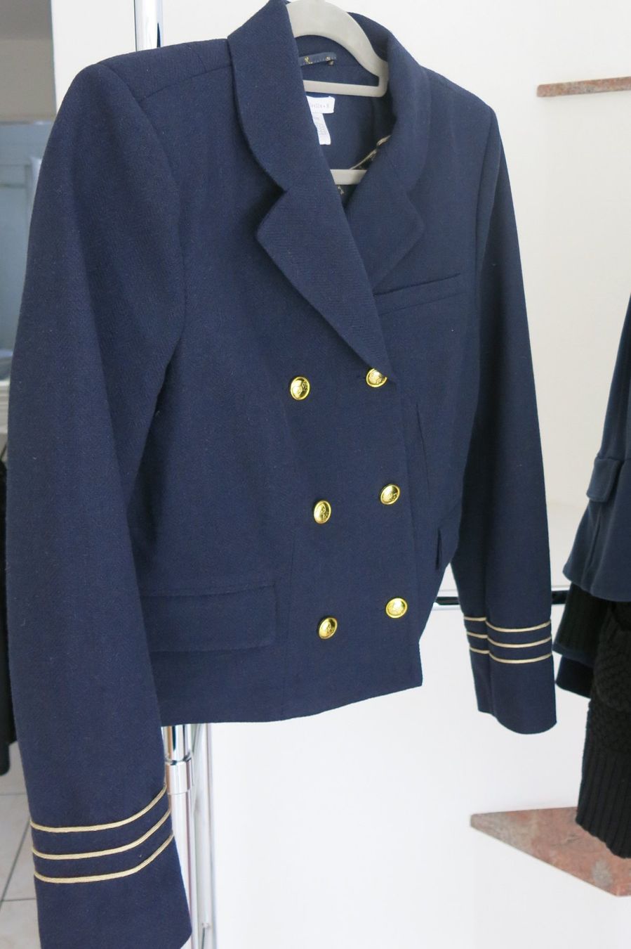 Jacken: Hübscher Kurzblazer Admiral-Stil – Gebraucht aus Lachen SZ von artbyblondangel