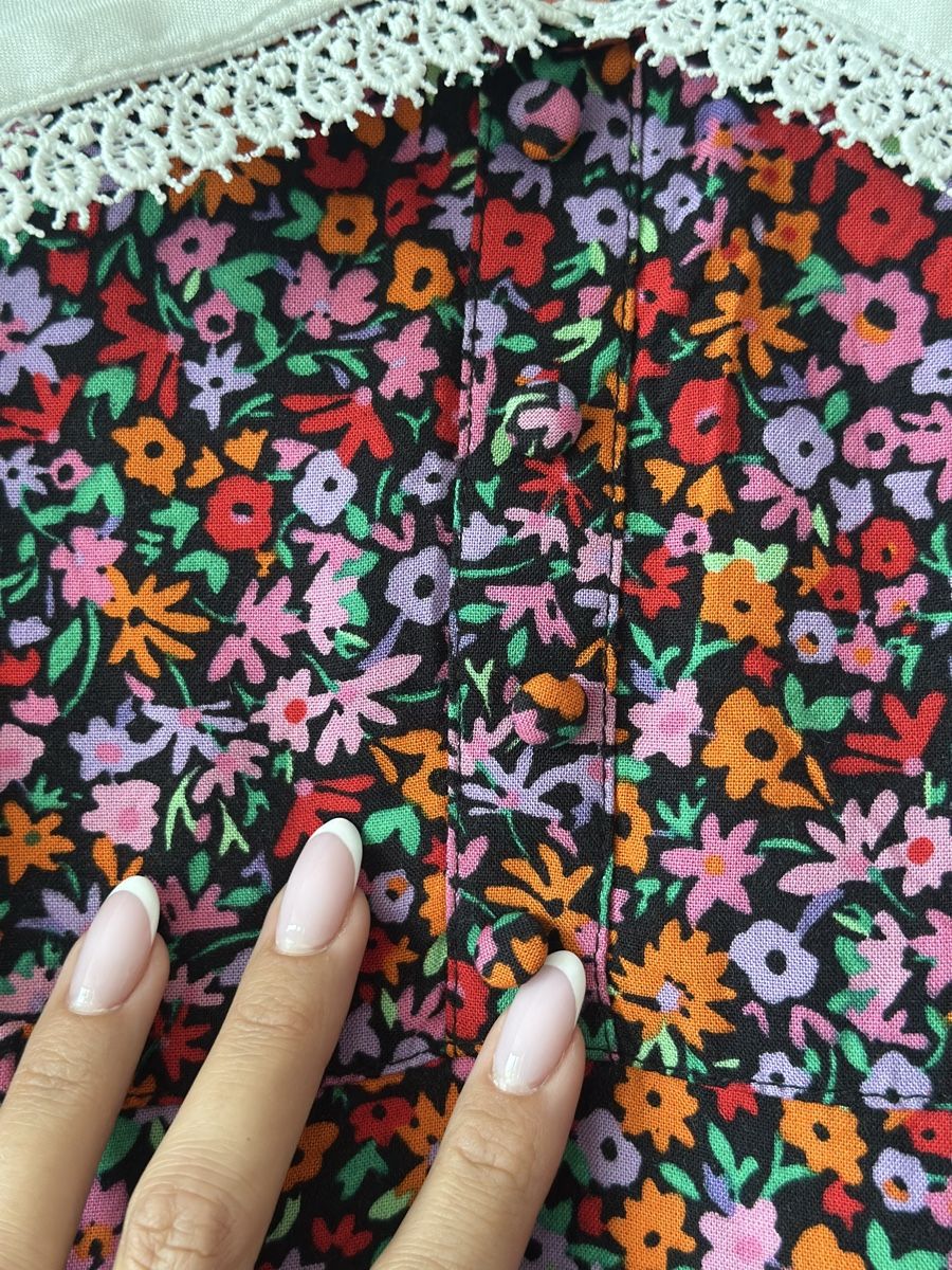 Kleider: Robe en fleur avec grand col NEW – Neu (gemäss Beschreibung) aus La Croix (Lutry) von secondhandZara 3