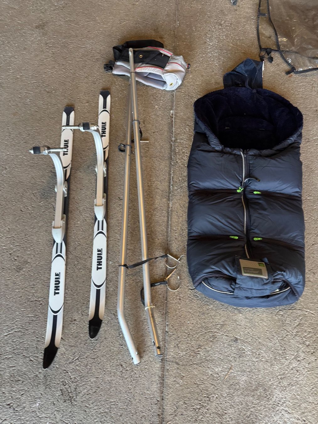 Thule Anhänger: Thule Chariot Cross 2 + skis & accessories – Gebraucht aus Zürich von CircularEco 4
