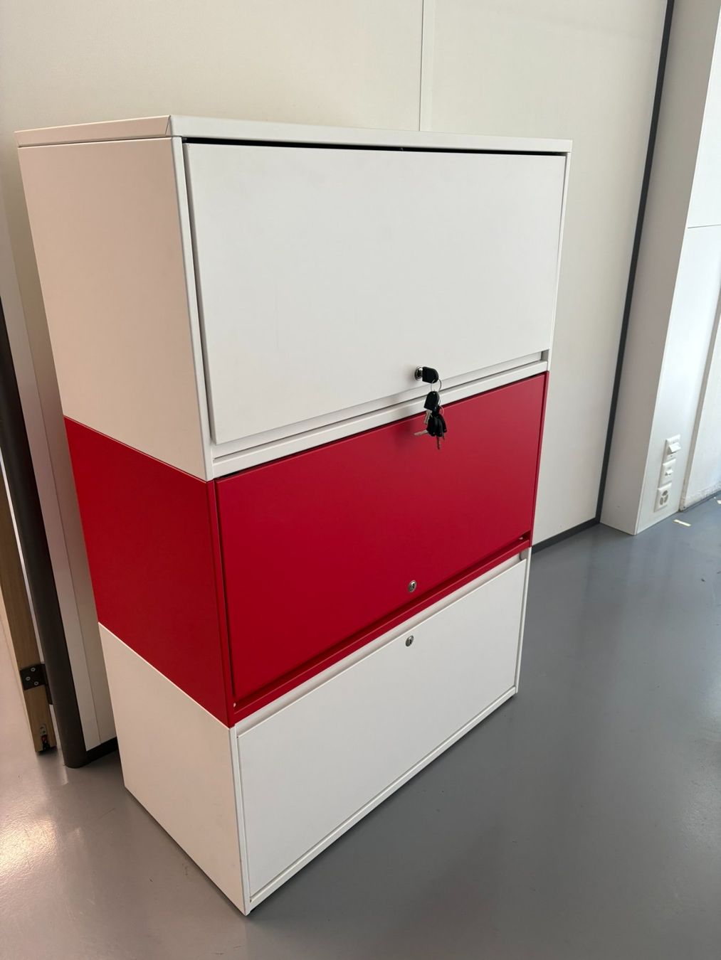 Armadi: Novex Nova16 Schrank – Usato da Biel/Bienne venduto da Bureaurama 1