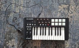 M-Audio OXYGEN25 - MIDI Keyboard
