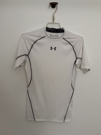 Under Armour compression shirt in excellent condition