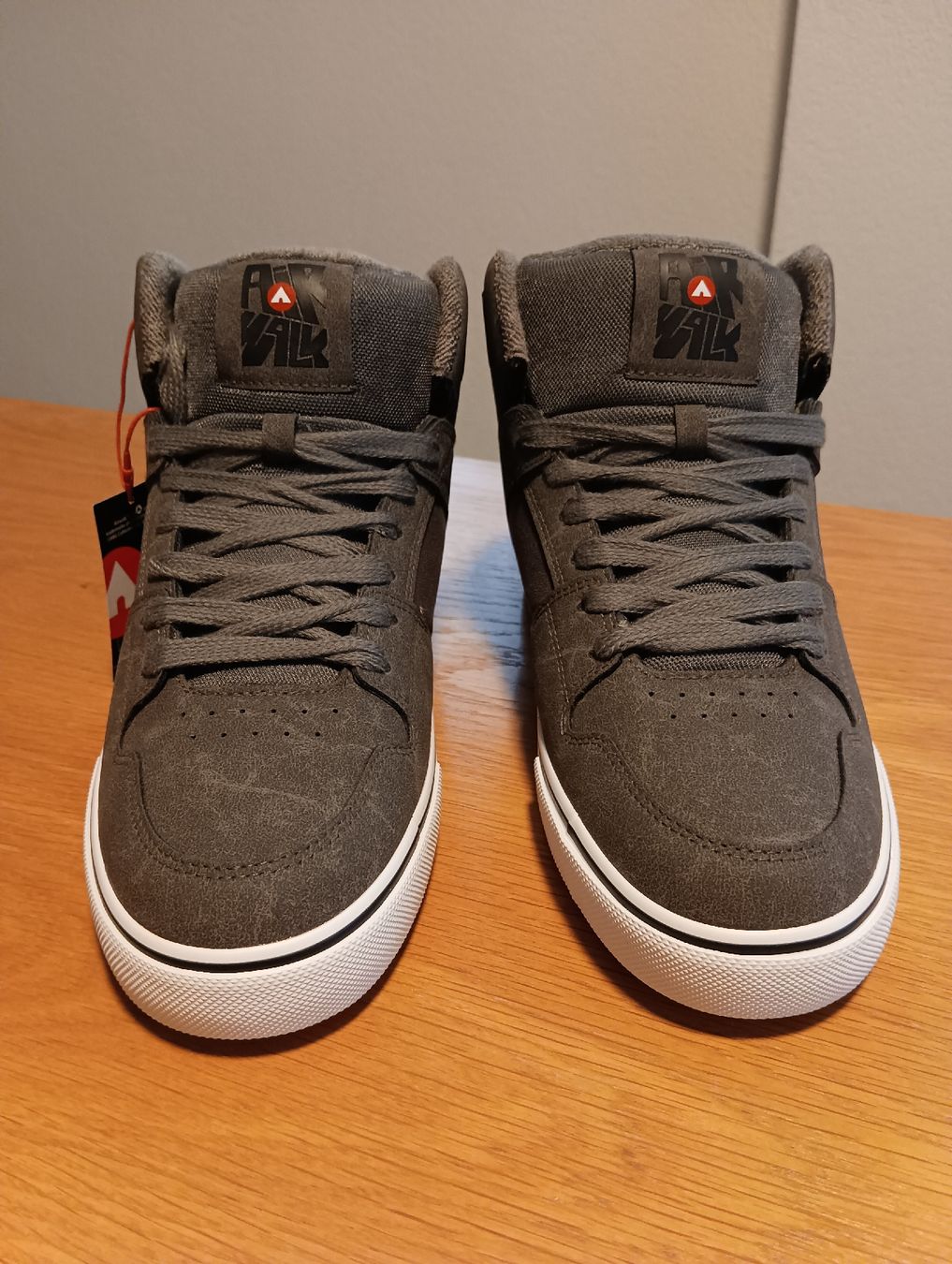 Scarpe da uomo: Neue AIRWALK Sneaker Gr. 44 – Nuovo e nell'imballaggio originale da Densbüren venduto da H-76 4