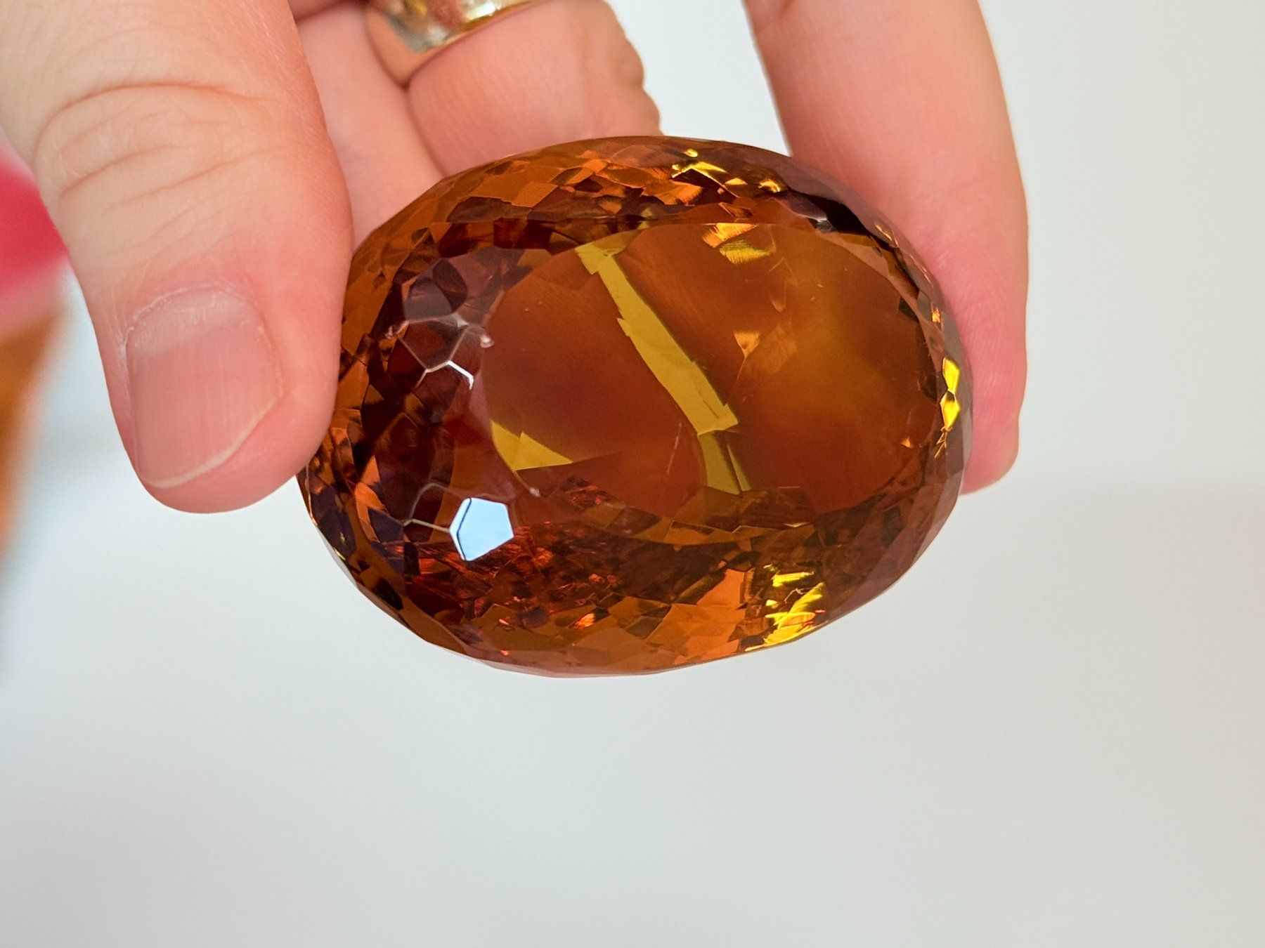Minerali & Pietre curative: 461.45 Ct Certified Oval Cut Loose Gem – Nuovo e nell'imballaggio originale da Genève venduto da AWWA 3