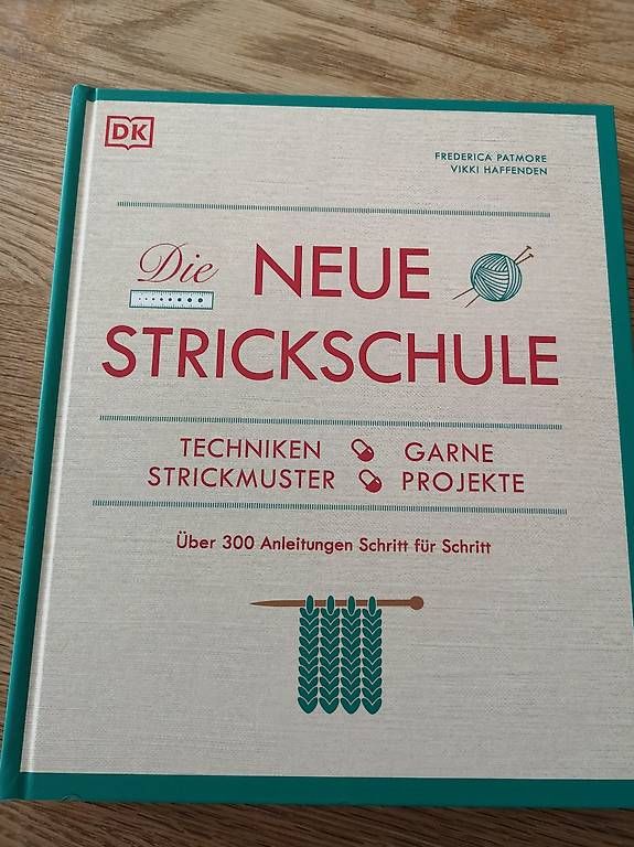 Livres: Neue Strickschule – D'occasion à Frasnacht par Kumali0