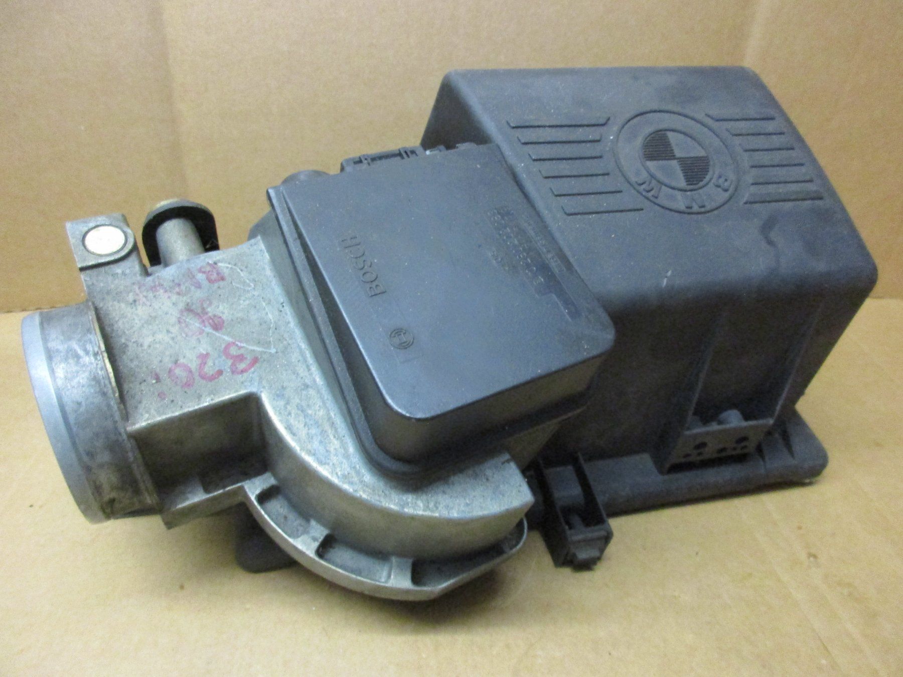 BMW Alle Autoersatzteile: BMW  E28  E30  Luftmassenmesser Bosch 0 280 202 083 – Gebraucht aus Ennetmoos von Truckdiver