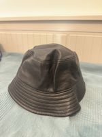 Schwarzer Leder Bucket Hat Grösse M guter Zustand