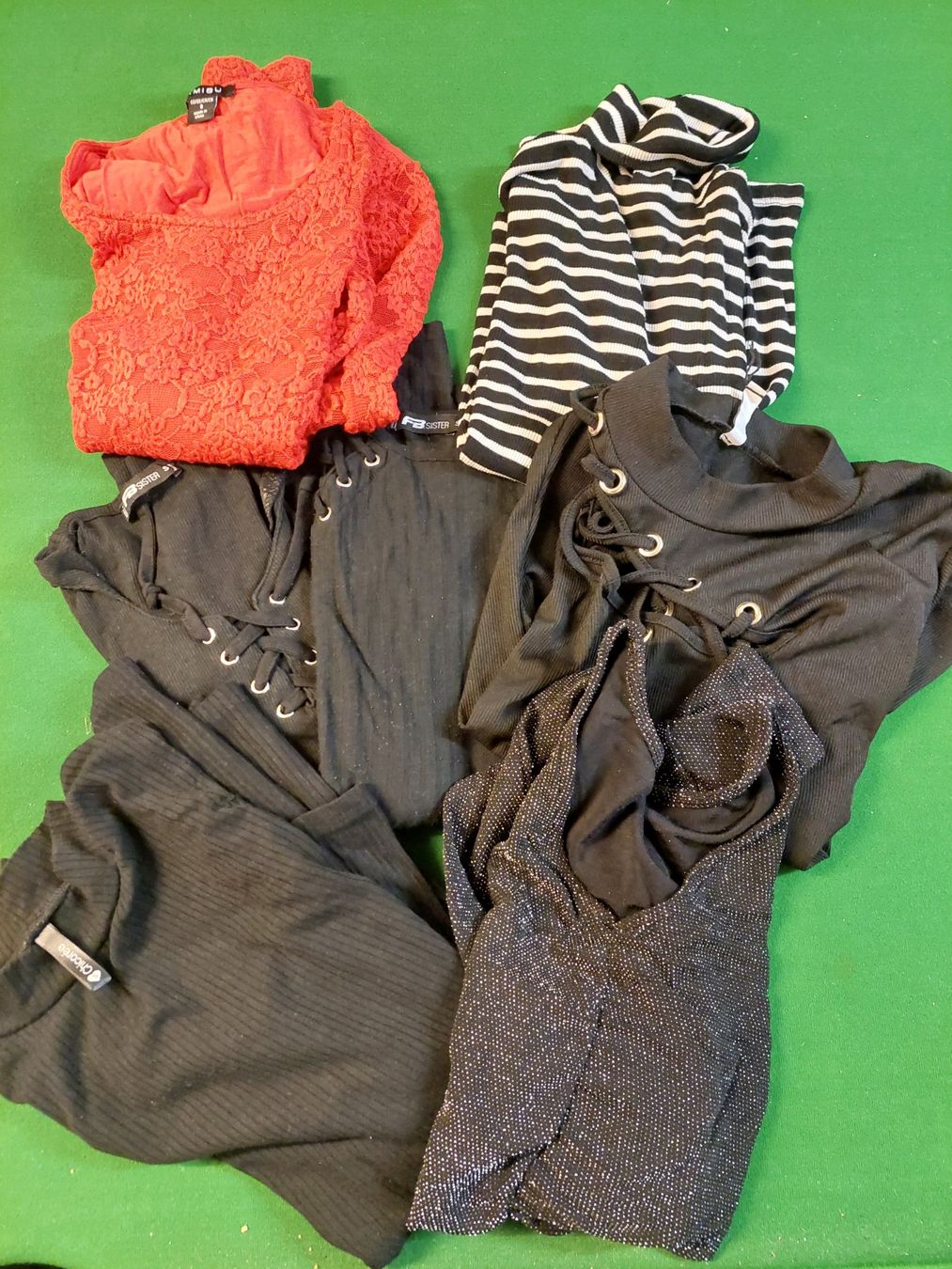 Lotti di vestiti: 7teiliges Pulloverpaket – Usato da Wynau venduto da Meysi