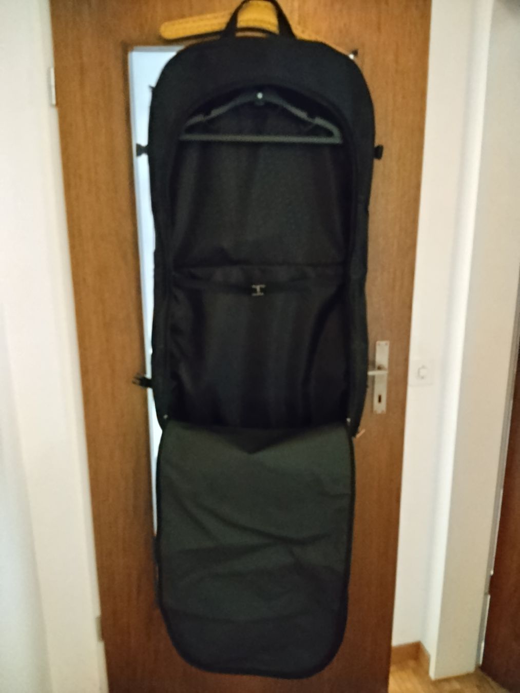 Borse: Anzug oder Kleidung Reisetasche – Usato da Romanshorn venduto da Esox05 1