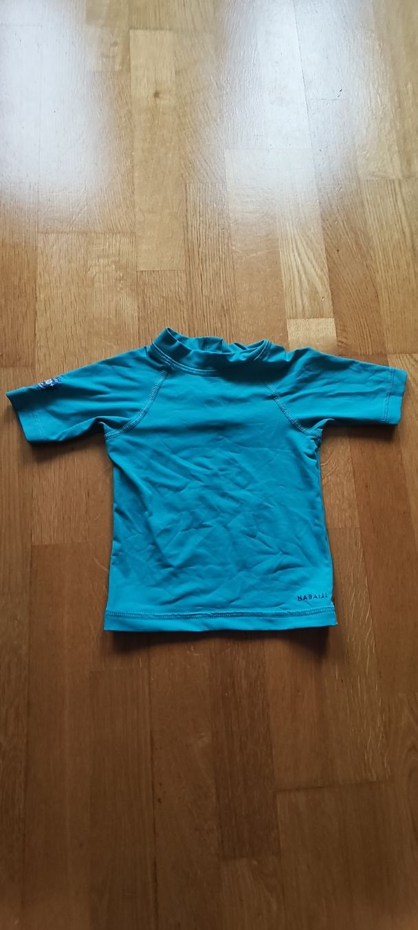 Hemden, T-Shirts & Polos: UV BadeTshirt Decathlon 74 – Gebraucht aus Mühleberg von Riverinyoureyes